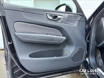 Photo 16 Volvo Xc60  T8 Recharge AWD 310 ch + 145 ch Geartronic 8