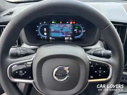 Photo 11 Volvo Xc60  T8 Recharge AWD 310 ch + 145 ch Geartronic 8