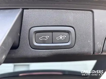 Photo 37 Volvo Xc60  T8 Recharge AWD 310 ch + 145 ch Geartronic 8