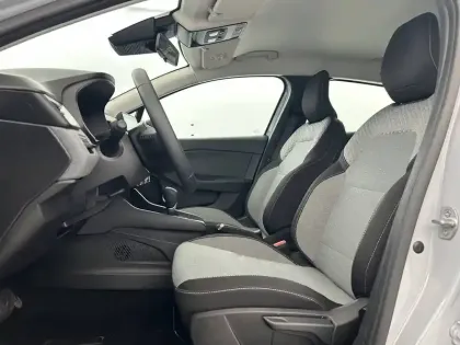 Photo 8 Renault Clio  E-Tech full hybrid 145 ch GSR2