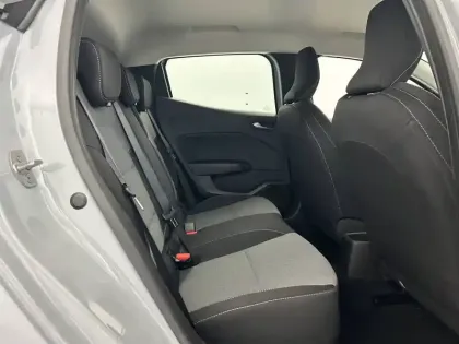 Photo 14 Renault Clio  E-Tech full hybrid 145 ch GSR2