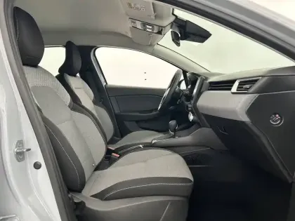 Photo 13 Renault Clio  E-Tech full hybrid 145 ch GSR2