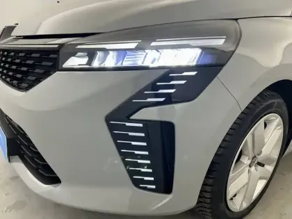 Photo 20 Renault Clio  E-Tech full hybrid 145 ch GSR2