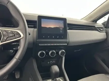 Photo 11 Renault Clio  E-Tech full hybrid 145 ch GSR2