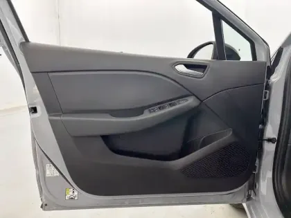 Photo 10 Renault Clio  E-Tech full hybrid 145 ch GSR2