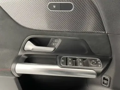 Photo 27 Mercedes GLA  200 d 8G-DCT