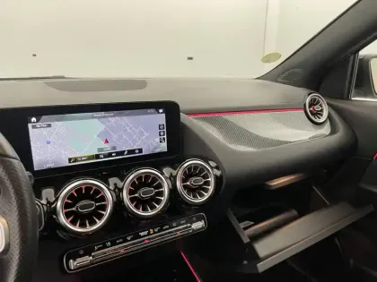 Photo 59 Mercedes GLA  200 d 8G-DCT