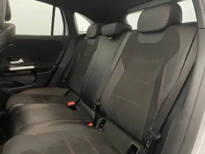 Photo 49 Mercedes GLA  200 d 8G-DCT