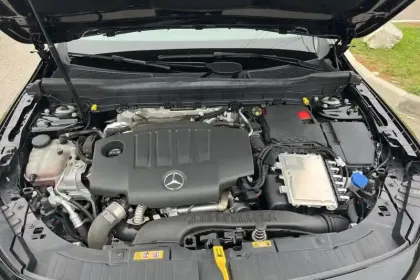 Photo 15 Mercedes GLB  200 d 8G-DCT