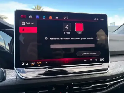 Photo 13 Volkswagen Golf  1.5 eHybrid 204 DSG6