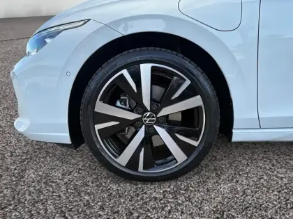 Photo 6 Volkswagen Golf  1.5 eHybrid 204 DSG6