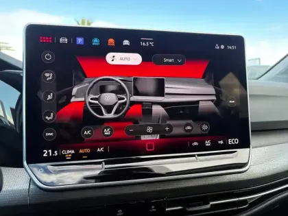 Photo 17 Volkswagen Golf  1.5 eHybrid 204 DSG6