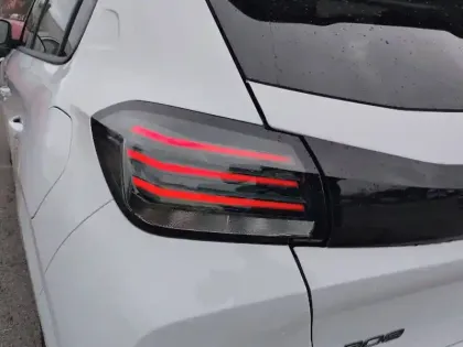 Photo 16 Peugeot 208  Hybrid 110 e-DCS6