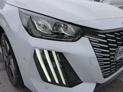 Photo 15 Peugeot 208  Hybrid 110 e-DCS6