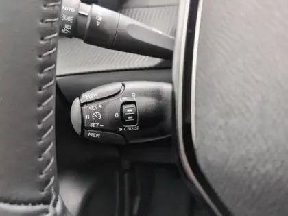 Photo 19 Peugeot 208  Hybrid 110 e-DCS6