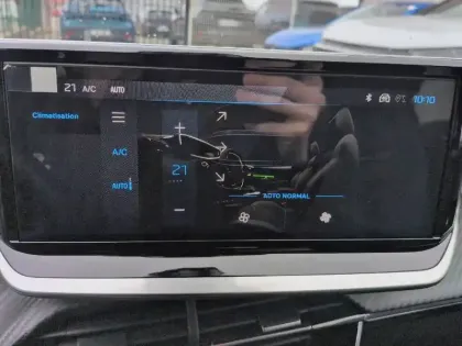 Photo 18 Peugeot 208  Hybrid 110 e-DCS6