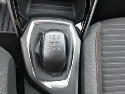 Photo 13 Peugeot 208  PureTech 75 S&S BVM5