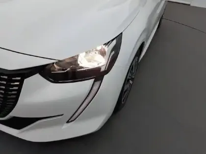 Photo 15 Peugeot 208  PureTech 75 S&S BVM5