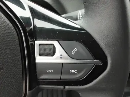 Photo 63 Peugeot 208  PureTech 75 S&S BVM5