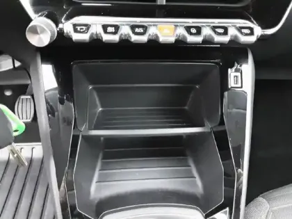 Photo 21 Peugeot 208  PureTech 75 S&S BVM5