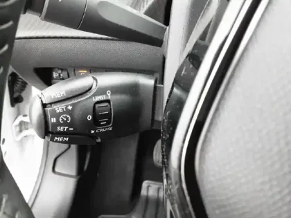 Photo 61 Peugeot 208  PureTech 75 S&S BVM5