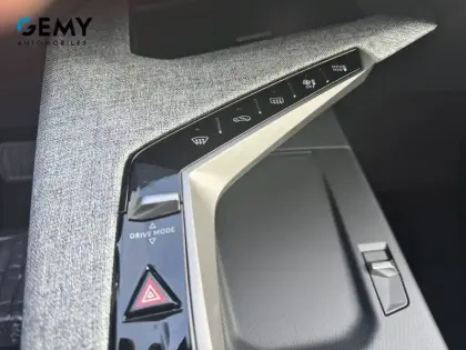 Photo 12 Peugeot 3008  Electrique 210 ch 73 kWh