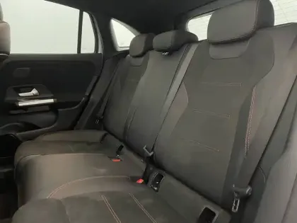 Photo 15 Mercedes GLA  200 7G-DCT