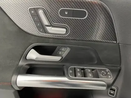 Photo 27 Mercedes GLA  200 7G-DCT