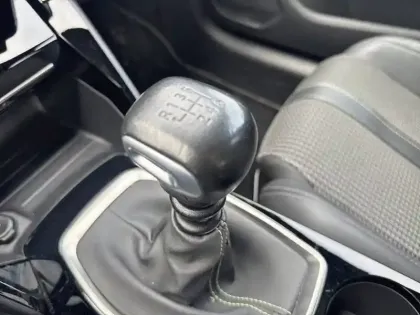 Photo 24 Peugeot 208  BlueHDi 100 S&S BVM6