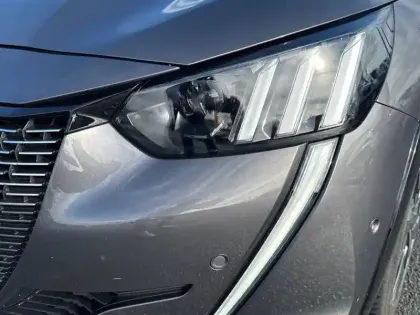 Photo 15 Peugeot 208  BlueHDi 100 S&S BVM6