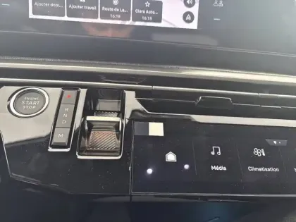 Photo 33 Peugeot 3008  Hybrid 145 e-DCS6