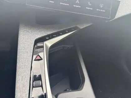 Photo 54 Peugeot 3008  Hybrid 145 e-DCS6