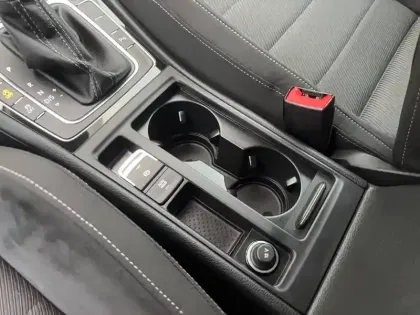 Photo 143 Volkswagen Golf  2.0 TSI 310 DSG7 4Motion