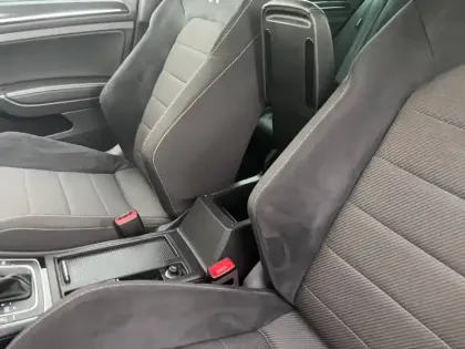 Photo 40 Volkswagen Golf  2.0 TSI 310 DSG7 4Motion