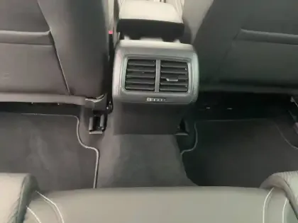 Photo 74 Volkswagen Golf  2.0 TSI 310 DSG7 4Motion