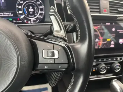 Photo 80 Volkswagen Golf  2.0 TSI 310 DSG7 4Motion