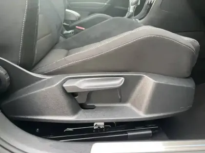 Photo 94 Volkswagen Golf  2.0 TSI 310 DSG7 4Motion