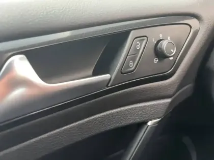 Photo 75 Volkswagen Golf  2.0 TSI 310 DSG7 4Motion