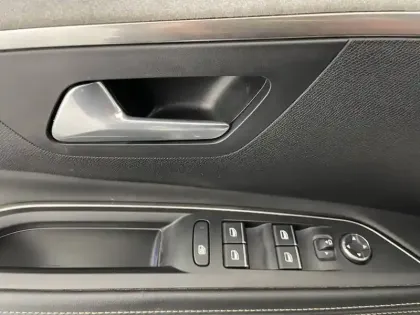 Photo 31 Peugeot 5008  BlueHDi 130ch S&S EAT8