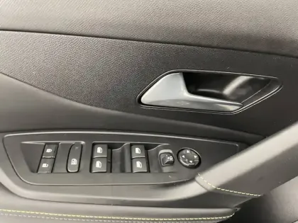 Photo 33 Peugeot 308  Hybrid 136 e-DCS6