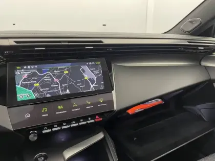 Photo 29 Peugeot 308  Hybrid 136 e-DCS6