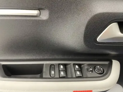 Photo 63 Citroën C3  Turbo 100 ch BVM6