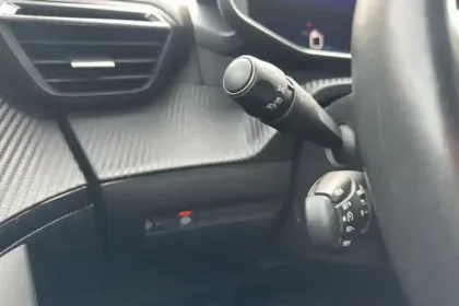 Photo 18 Peugeot 2008  PureTech 130 S&S BVM6