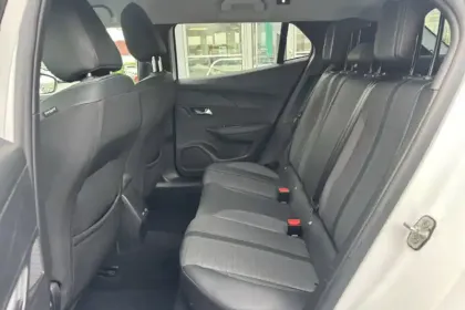 Photo 9 Peugeot 2008  PureTech 130 S&S BVM6