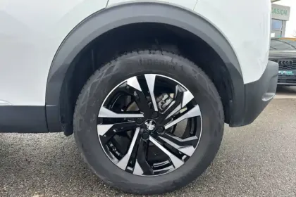 Photo 10 Peugeot 2008  PureTech 130 S&S BVM6