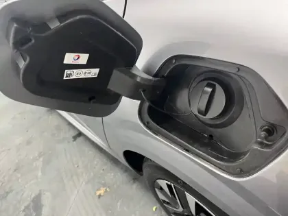 Photo 14 Peugeot 208  Hybrid 110 e-DCS6