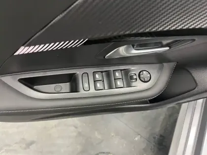 Photo 58 Peugeot 208  Hybrid 110 e-DCS6