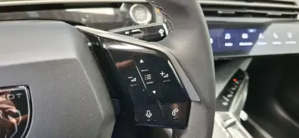 Photo 22 Peugeot 3008  Hybrid 145 e-DCS6