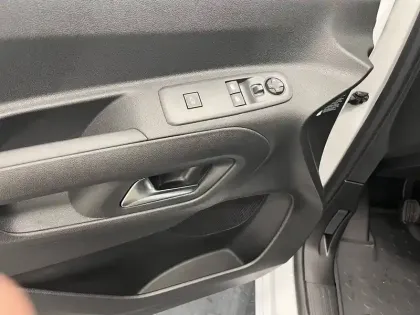 Photo 46 Peugeot Partner  FOURGON M 650 KG BLUEHDI 100 S&S BVM6