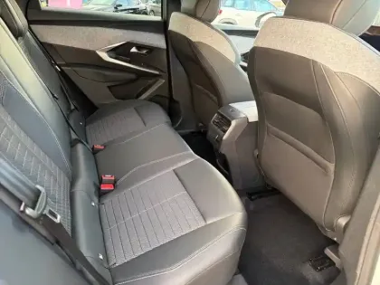 Photo 24 Peugeot 3008  Hybrid 136 e-DCS6